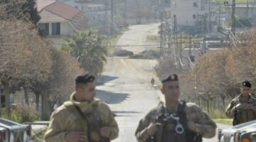 جيش لبنان يعلن تسلمه من “حماس” فلسطينيا مشتبها بإطلاق صواريخ على إسرائيل والسلطات تباشر التحقيق معه