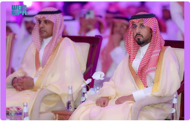 حاكم الخرج يشهد مراسم تخرج طلاب مجمع “نكون” التعليمي
