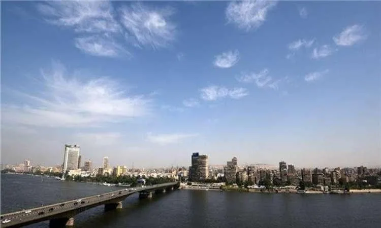 حالة الطقس اليوم: تراجع في درجات الحرارة وأجواء ربيعية، والعظمى في القاهرة تصل إلى 31 درجة. حالة الطقس اليوم: تراجع في درجات الحرارة وأجواء ربيعية، والعظمى في القاهرة تصل إلى 31 درجة.