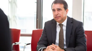 سفير إسرائيل في الاتحاد الأوروبي: نشعر بالقلق من اعتراف فرنسا بالدولة الفلسطينية