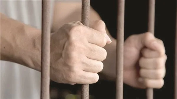 حبس 3 أشخاص لقيامهم بالتعدى على سائق وإكراهه على توقيع إيصالات أمانة