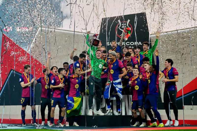 سابق لم تشهده كرة القدم: إعلان الأندية المشاركة في كأس السوبر الإسباني 2026 سابق لم تشهده كرة القدم: إعلان الأندية المشاركة في كأس السوبر الإسباني 2026