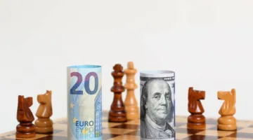 حرب العملات: هل سيحل اليورو محل الدولار؟
