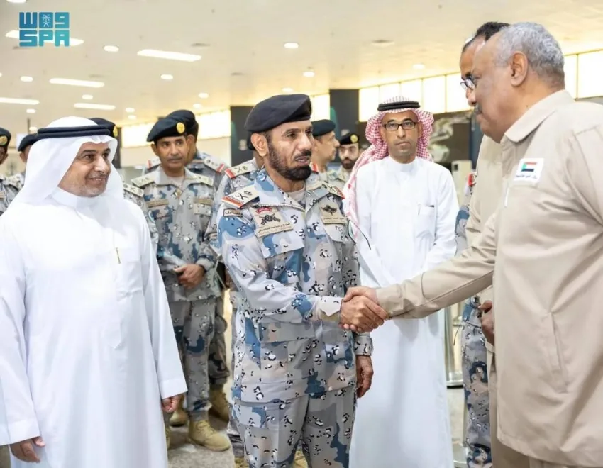 حرس الحدود يستقبل المجموعة النهائية من الحجاج القادمين من السودان عبر ميناء جدة الإسلامي حرس الحدود يستقبل المجموعة النهائية من الحجاج القادمين من السودان عبر ميناء جدة الإسلامي