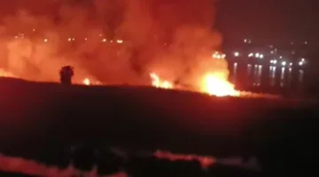 حريق كبير بالقرب من كورنيش النيل في حلوان.. وجهود أمنية مكثفة للسيطرة على النيران.