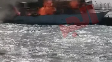 حريق هائل يدمر لانش بالقرب من فندق على شواطئ البحر الأحمر [صور]