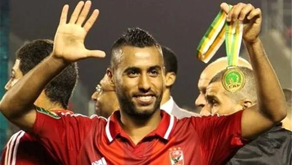 حسام عاشور يتعرض لوعكة صحية وينقل إلى المستشفى