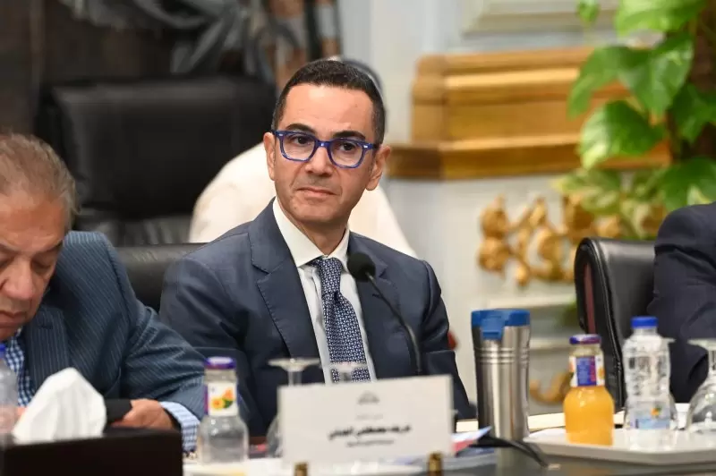 حسن الخطيب: الحكومة تسعى لزيادة الصادرات لتشكل حوالي 20% من الناتج المحلي الإجمالي حسن الخطيب: الحكومة تسعى لزيادة الصادرات لتشكل حوالي 20% من الناتج المحلي الإجمالي