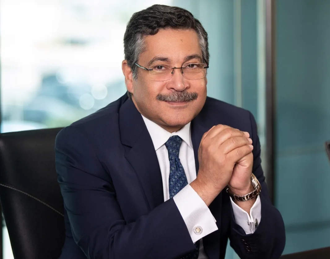 حسن غانم: بنك التعمير والإسكان يمثل دعماً أساسياً لقطاع الصحة في إطار استراتيجيته المجتمعية. حسن غانم: بنك التعمير والإسكان يمثل دعماً أساسياً لقطاع الصحة في إطار استراتيجيته المجتمعية.