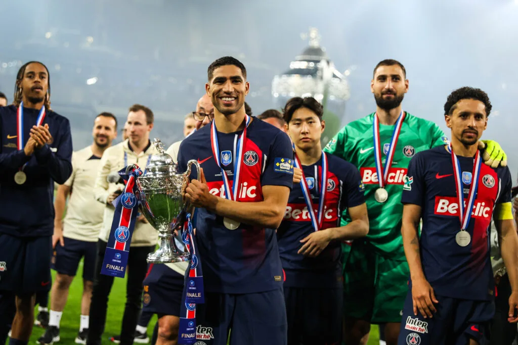 حصول باريس على لقب دوري الأبطال يضيف مكافأة كبيرة لحساب حكيمي حصول باريس على لقب دوري الأبطال يضيف مكافأة كبيرة لحساب حكيمي