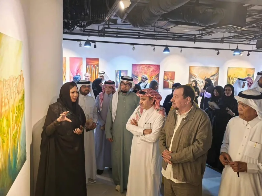 حضور كبير في افتتاح معرض الفنانة أروى نواوي في باتيليه جدة