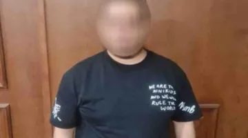 حقيقة قيادة ضابط شرطة سيارة نقل أموال مع سائقها عكس السير