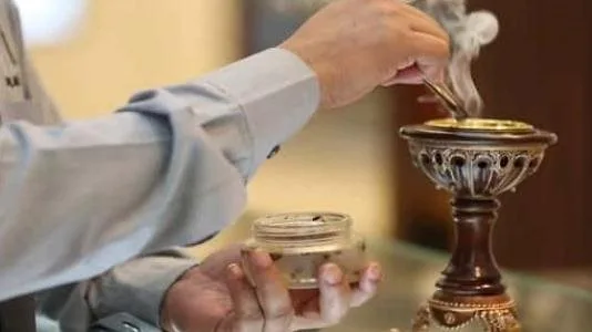 حكم استعمال البخور ليلة الجمعة .. هل يطرد الخبائث؟