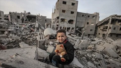 حكومة غزة: إسرائيل قصفت 234 مركز إيواء ونزوح منذ بدء الحرب