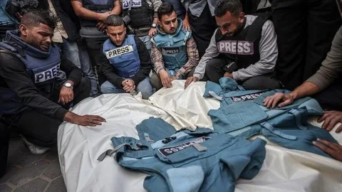 حكومة غزة: ارتفاع عدد الشهداء الصحفيين إلى 213 شخصا منذ بدء الإبادة