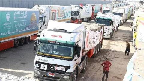 حكومة غزة تُعلن عن خرق إسرائيل لالتزاماتها بشأن دخول المساعدات إلى القطاع حكومة غزة تُعلن عن خرق إسرائيل لالتزاماتها بشأن دخول المساعدات إلى القطاع