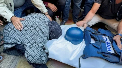 حكومة غزة: زيادة عدد الصحفيين الذين استشهدوا في القطاع إلى 220 حكومة غزة: زيادة عدد الصحفيين الذين استشهدوا في القطاع إلى 220