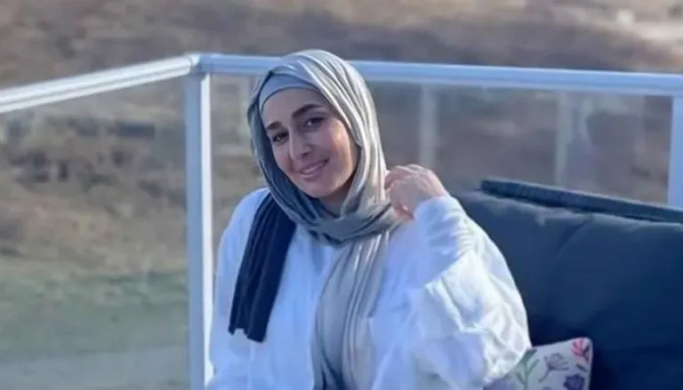 حلا شيحة تدشّن قناتها على يوتيوب وتكشف عن علاقتها بالقرآن وسبب اعتزالها حلا شيحة تدشّن قناتها على يوتيوب وتكشف عن علاقتها بالقرآن وسبب اعتزالها