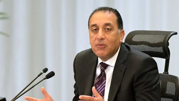 حوار ودي بين رئيس الوزراء والمواطنين داخل مستشفى محلة مرحوم التخصصي
