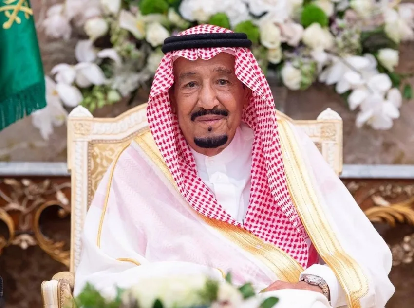خادم الحرمين الشريفين يوجه باستقبال 1000 حاج وحاجة من عائلات الشهداء الفلسطينيين على نفقته الشخصية. خادم الحرمين الشريفين يوجه باستقبال 1000 حاج وحاجة من عائلات الشهداء الفلسطينيين على نفقته الشخصية.