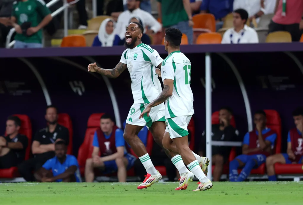 خالد العيسي يتحدث إلى 365Scores: هل سيتنافس الأهلي السعودي في دوري أبطال آسيا 2025/2026؟