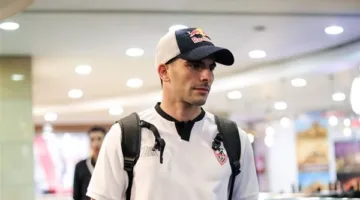 الزمالك ينتظر إشعاره بموعد جلسة الاستماع بشأن شكواه ضد زيزو أمام لجنة الانضباط.