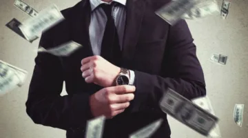 خبير اقتصادي: 5 مؤشرات تشير إلى أنك ستصبح مليونيراً في المستقبل