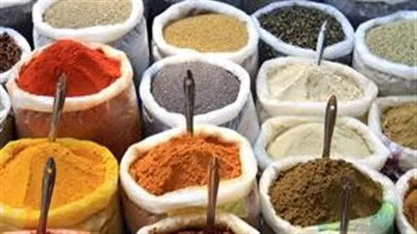 خبير يُنبه: 3 توابل شائعة قد تؤثر سلبًا على فعالية أدوية حيوية