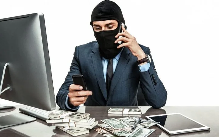“خدمة العملاء، سيدي”… إحباط عصابة الاحتيال على حاملي بطاقات الائتمان “خدمة العملاء، سيدي”… إحباط عصابة الاحتيال على حاملي بطاقات الائتمان