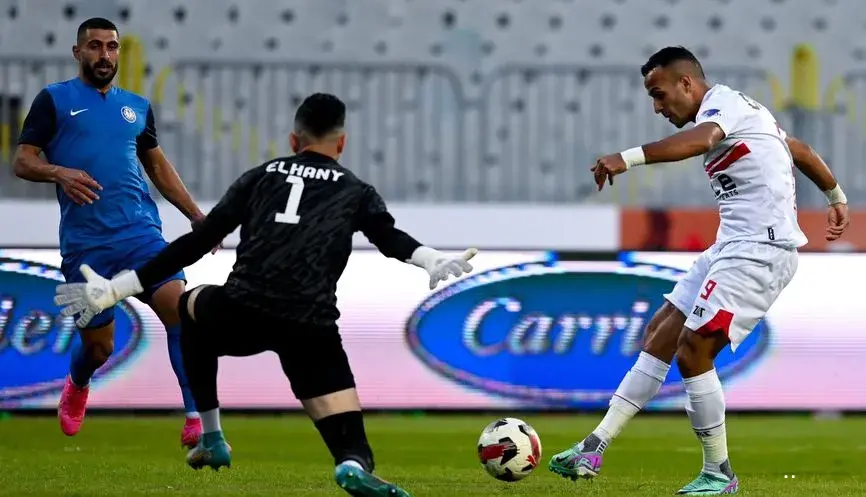 خطأ فادح.. ناصر منسي يسجل الأول للزمالك أمام سيراميكا