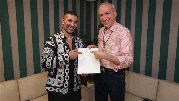 خطوة جديدة تُشعل سوق الغناء العربي.. أحمد سعد يتعاقد مع روتانا (صور)