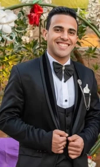 خلافات عائلية: والد شاب قُتل في رمضان بأسيوط يتحدث عن تعرضه للإهانة في المسجد وفقدانه لابنه الوحيد بشكل غادر.