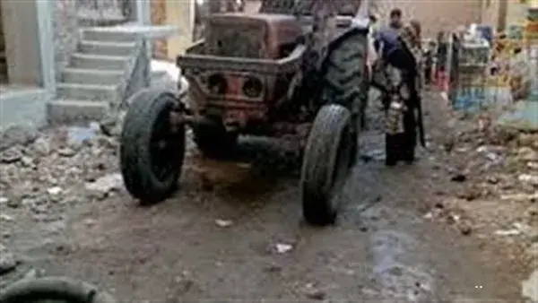 خلال اللهو.. مصرع صغير أسفل عجلات جرار زراعي في سوهاج