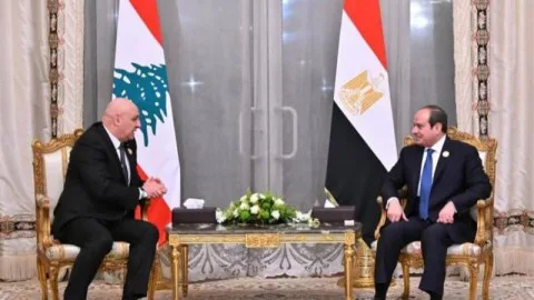 خلال قمة في القاهرة.. السيسي يدعو لإعادة إعمار لبنان وإنهاء الحرب في غزة وإطلاق الأسرى بشكل عاجل، وعون يطالب بتحقيق “سلام العدالة”. خلال قمة في القاهرة.. السيسي يدعو لإعادة إعمار لبنان وإنهاء الحرب في غزة وإطلاق الأسرى بشكل عاجل، وعون يطالب بتحقيق “سلام العدالة”.
