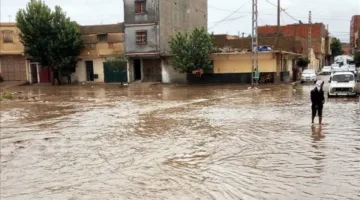 خمسة أشخاص يفقدون حياتهم في الجزائر بسبب الفيضانات والأمطار الغزيرة