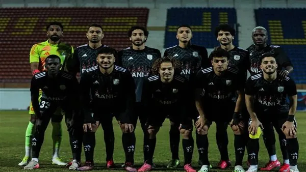 خمسة لاعبين من فريق فاركو يعرقلون آمال الأهلي في حصد لقب الدوري. خمسة لاعبين من فريق فاركو يعرقلون آمال الأهلي في حصد لقب الدوري.