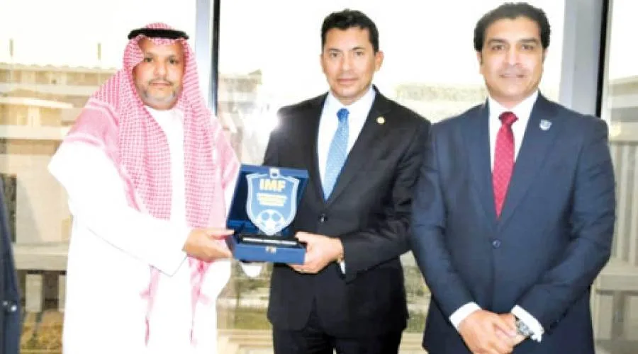 د. محمد الدوسري، رئيس الاتحاد الدولي للميني فوتبول: ملف مشترك بين مصر والسعودية لاستضافة كأس العالم 2027.. وزيارتي لمؤسسة «روزاليوسف» لها أهمية تاريخية د. محمد الدوسري، رئيس الاتحاد الدولي للميني فوتبول: ملف مشترك بين مصر والسعودية لاستضافة كأس العالم 2027.. وزيارتي لمؤسسة «روزاليوسف» لها أهمية تاريخية