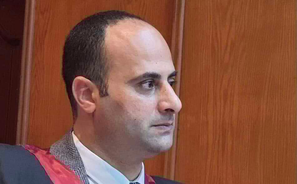 د. محمد عبدالله الخولي يكتب: قراءة في السيرة الذاتية “التحديق في الشرر” للدكتور أيمن تعيلب