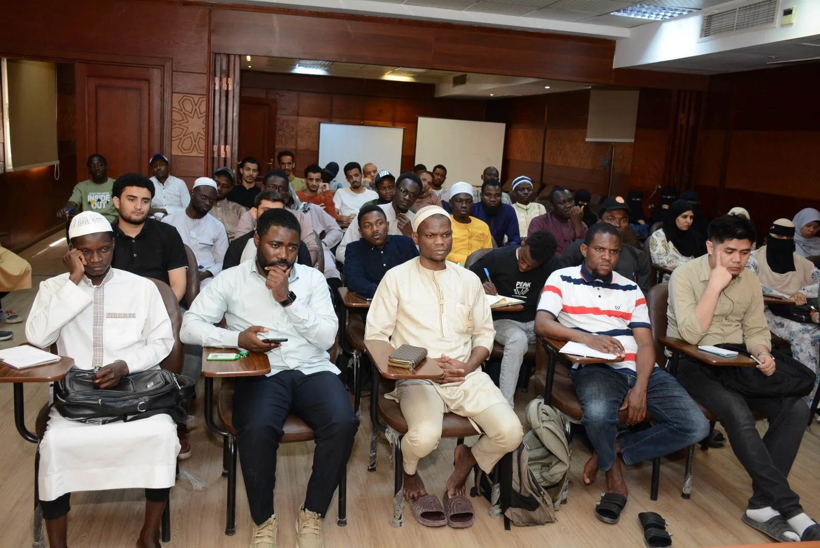 د.الهدهد يحذر الطلاب من دعاوى الكراهية على وسائل التواصل الاجتماعي