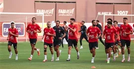 دكة بدلاء قوية للأهلي في مواجهة فاركو.. استبعاد ثلاثي بارز بشكل نهائي