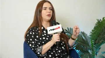 دنيا عبد العزيز للجمهور: أنا مع الأهلي لكن أكن الاحترام لجمهور الزمالك وأشعر بالأسف تجاههم (فيديو)