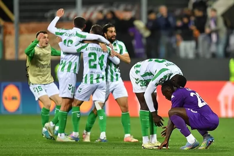 دوري المؤتمر الأوروبي.. ريال بيتيس يُقصي فيورنتينا ويضرب موعدا مع تشيلسي في النهائي