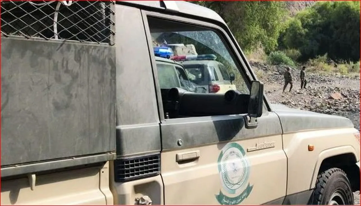 «دوريات المجاهدين» في جدة تعتقل وافدًا بتهمة ترويج الحشيش المخدر «دوريات المجاهدين» في جدة تعتقل وافدًا بتهمة ترويج الحشيش المخدر