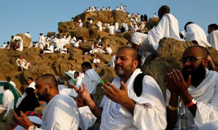 دول عربية تعلن غدًا بداية شهر ذي الحجة، و6 يونيو سيكون أول أيام عيد الأضحى المبارك. دول عربية تعلن غدًا بداية شهر ذي الحجة، و6 يونيو سيكون أول أيام عيد الأضحى المبارك.