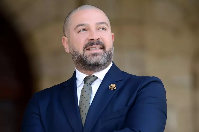 دياب: لا يمكن تحقيق العدالة في كرة القدم بشكل كامل.. ووقف النشاط غير مطروح. دياب: لا يمكن تحقيق العدالة في كرة القدم بشكل كامل.. ووقف النشاط غير مطروح.