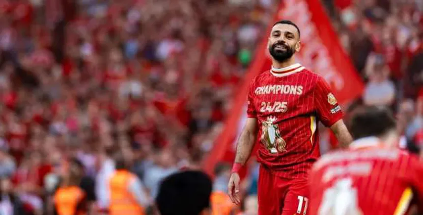 صلاح يحصل على جائزة أفضل لاعب في الدوري الإنجليزي من جمعية الكتاب. صلاح يحصل على جائزة أفضل لاعب في الدوري الإنجليزي من جمعية الكتاب.