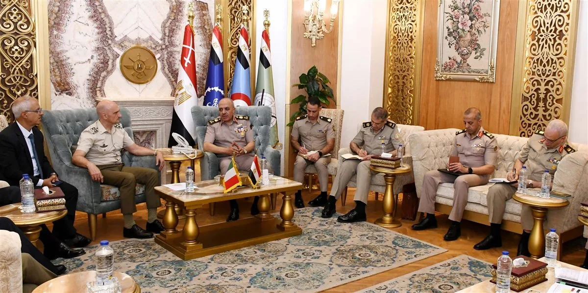 رئيس أركان القوات المسلحة يلتقي نظيره الإيطالي في هيئة الأركان المشتركة رئيس أركان القوات المسلحة يلتقي نظيره الإيطالي في هيئة الأركان المشتركة