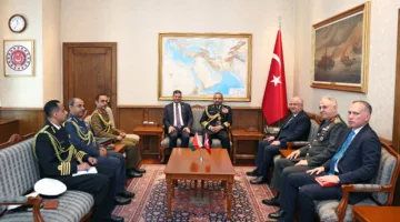 رئيس أركان قوات السلطان المسلحة يلتقي وزير الدفاع الوطني ورئيس هيئة الأركان التركي