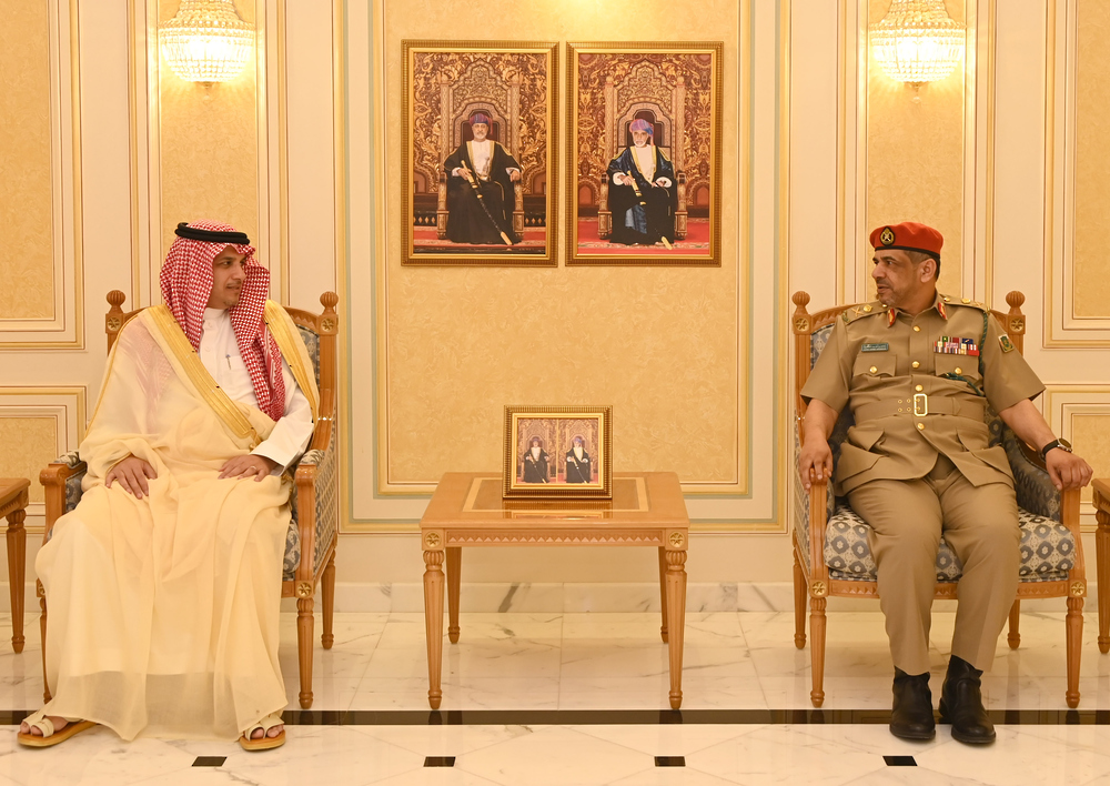 رئيس أكاديمية الدراسات الإستراتيجية والدفاعية يستقبل وفدًا سعوديًّا