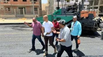 رئيس إدارة القاهرة الجديدة يزور مشاريع تطوير الطرق والمحاور ويطلق حملات لمواجهة مخالفات البناء